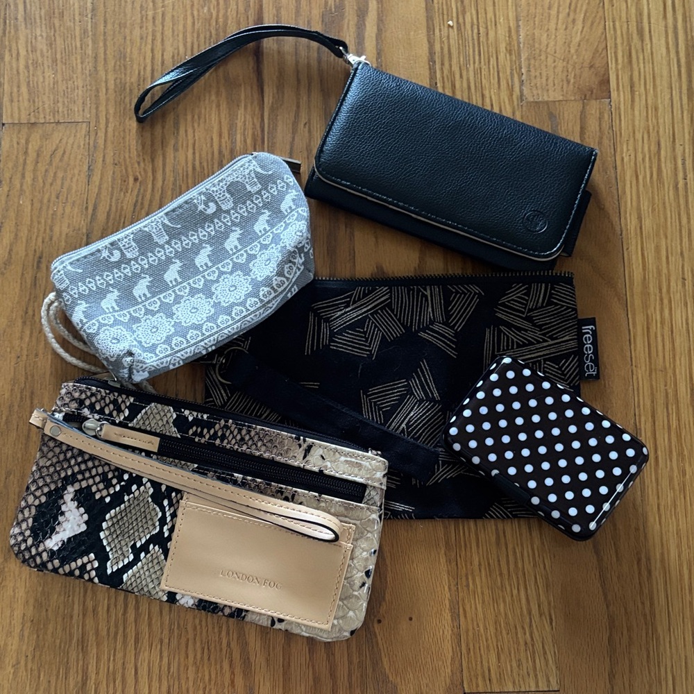 Fossil Black and Gold Geometric Key & Card Holder
